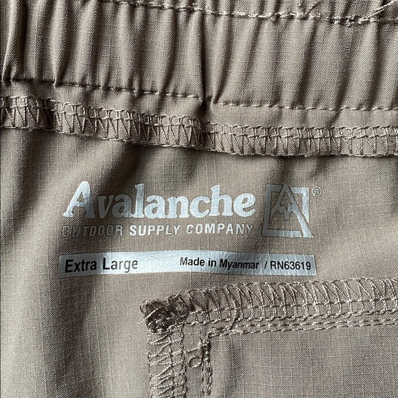 Avalanche Women’s Beige Cropped Pants Size XL - Picture 6 of 8